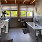 Moderne Ferienunterkunft/wohnung Apartman *
